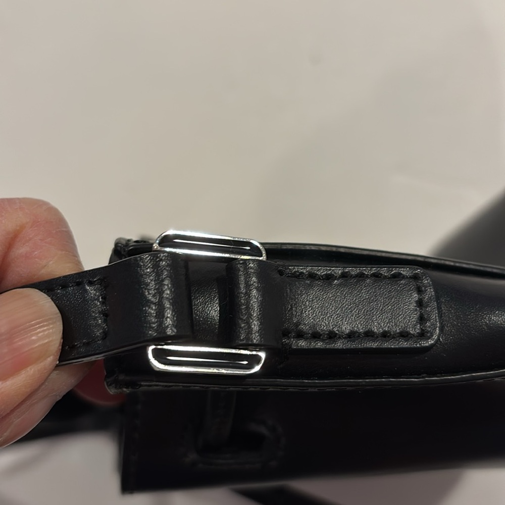 Agnes B. Black Crossbody Bag - Picture 8 of 14